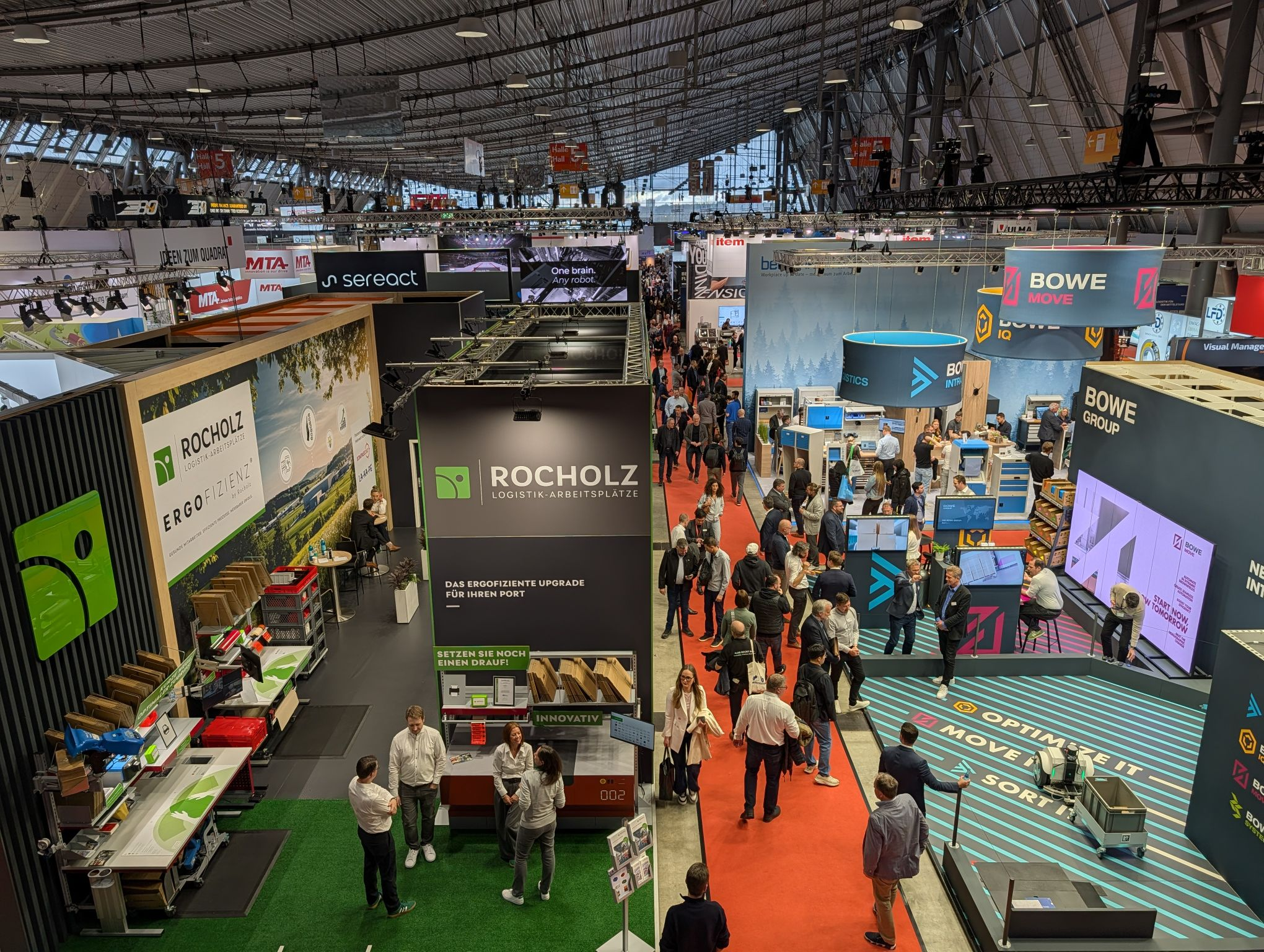 Widok na hale targowe podczas LogiMAT Trade Show 2026